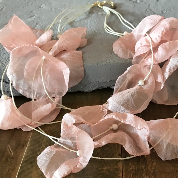 Flower necklace pink multi strand statement piece - Picture 8 of 8